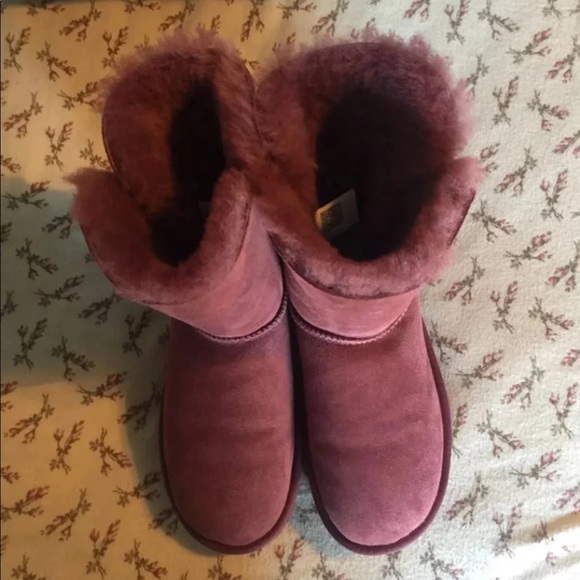 ❌SOLD❌Ugg Bailey Button Bling - Picture 3 of 6